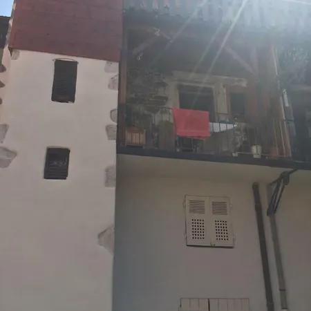 Charmant Appartement Annecy Апартаменты *