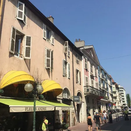 Charmant Appartement Annecy Апартаменты *